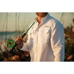 Realtree Men's Long Sleeve River UPF 40+ Fishing Shirt -Realtree 5d8968f9 e633 4fbc b1a2 cf22abc507b4.fc91a1769eedb4ca57e6607709afba5e 11888.1646924027