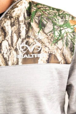 Men's Cash Performance Fleece 1/4 Zip Jacket | EDGE -Realtree C11209 GY LOGO 20880.1692994890