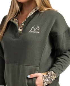 Realtree Women's Aspen 1/4 Snap Fleece Pullover -Realtree Green Edge QZ 880x10803 02599.1682542628