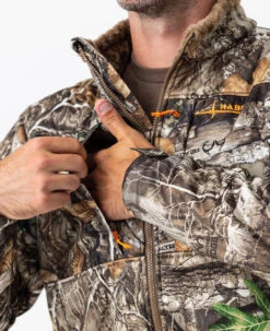 Habit Men's Camo Early Dawn Sherpa Shell Jacket | EDGE -Realtree M10033 ED MEDIA POCKET 06585.1684251886
