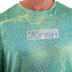 Realtree Men's RTF Mako Green Long Sleeve Performance Shirt -Realtree Mako Green Shirt logo 13465.1656344869