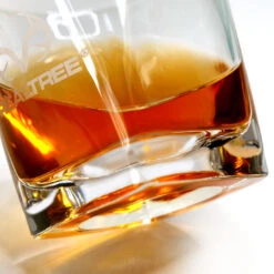 Realtree Whiskey Glasses - Set Of 4 2 Realtree Whiskey Glasses - Set Of 4 -Realtree RTS RTWKGL CL bottom 56814.1629925125