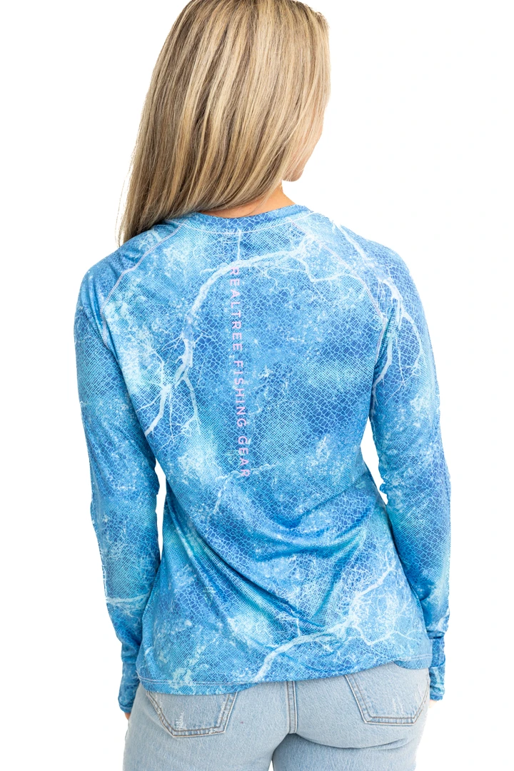 Realtree Fishing Long Sleeve Performance Women's Blue Raglan Shirt | Mako Realtree Fishing Long Sleeve Performance Women's Blue Raglan Shirt | Mako -Realtree W106 MB BACK 94288.1692990422
