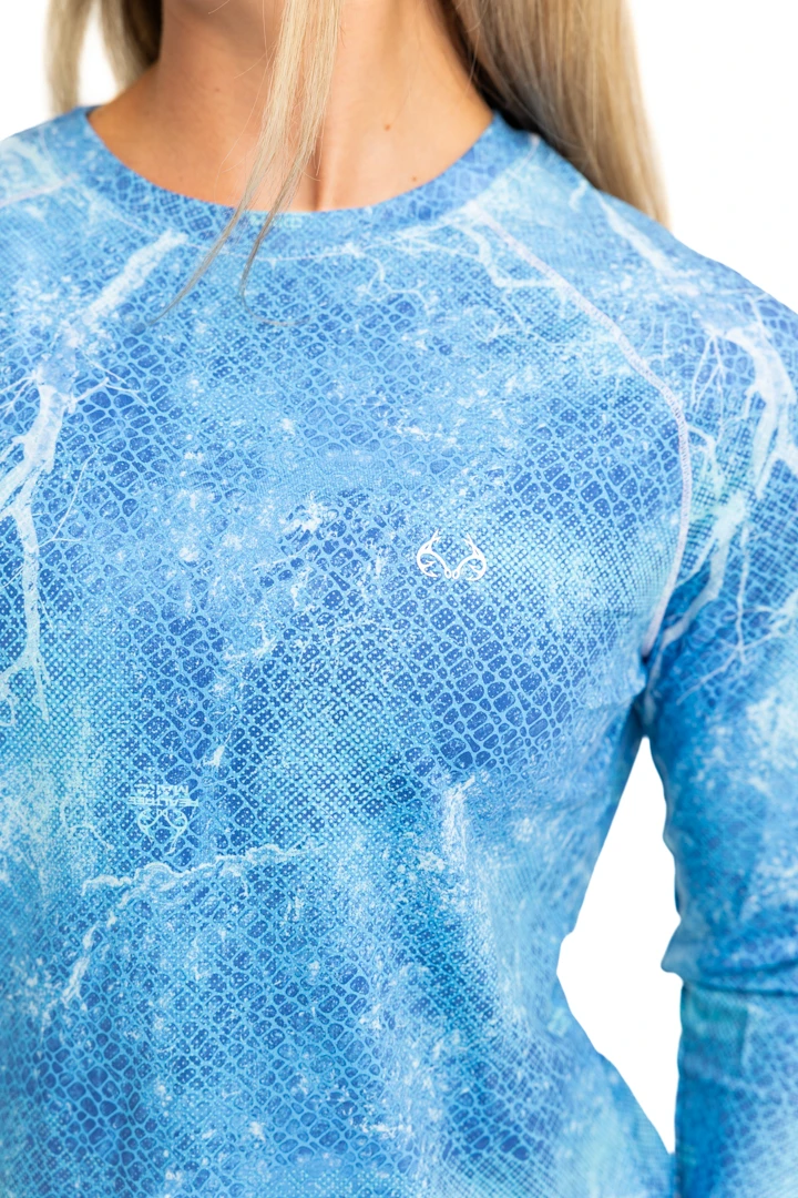 Realtree Fishing Long Sleeve Performance Women's Blue Raglan Shirt | Mako Realtree Fishing Long Sleeve Performance Women's Blue Raglan Shirt | Mako -Realtree W106 MB LOGO 71085.1692990423